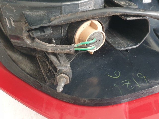 512147 Nissan X Trail 2008, Bal Hátsó Lámpa, 220-63929.