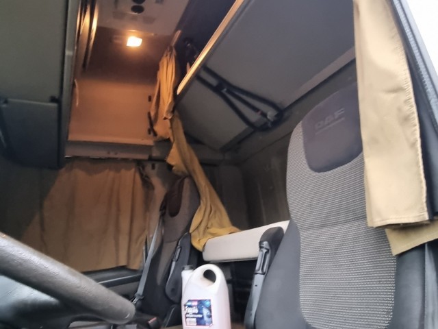  DAF CF 85, 360, 2013, Ponyvás 18 T, Tehergépkocsi, Póttal, Rolós, Függönyös.