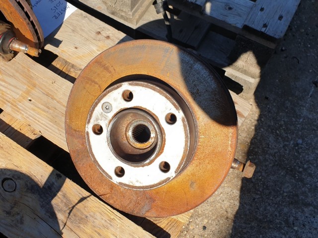 511082 Renault Master 2.3 Dci, 2015, Bal Első Csonkállvány, Kerékagy. 31Fog.