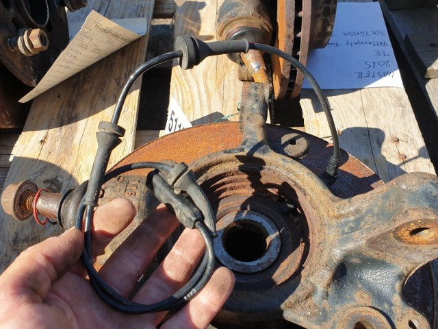 511082 Renault Master 2.3 Dci, 2015, Bal Első Csonkállvány, Kerékagy. 31Fog.