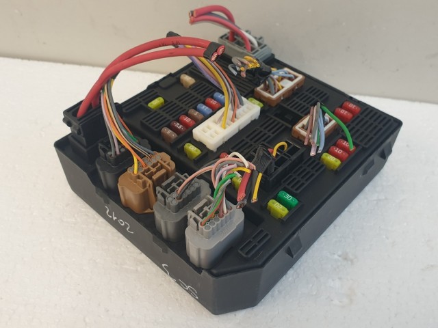 512572 Renault Megane 3, Biztosíték Tábla, 284B62342R. USM. 