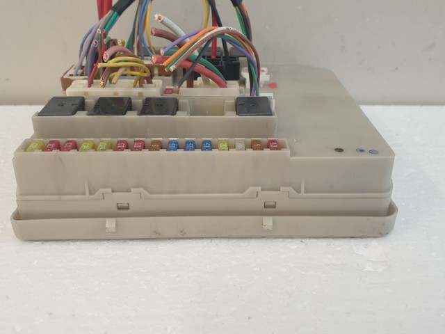 512573 Renault Modus 2005, Külső Biztosíték Tábla, 233293D.