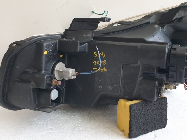 512585 Suzuki SX4, 2008,  Jobb Első Lámpa Fényszóró. 10059135.