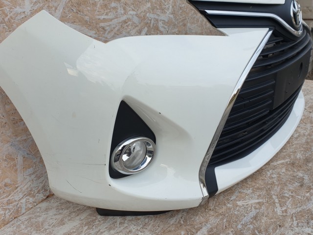 512591 Toyota Yaris 2015, Ködlámpás Első Lökhárító, 521190D660.