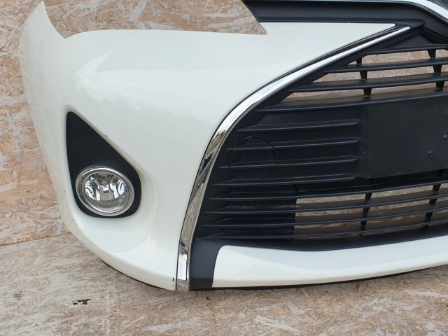 512591 Toyota Yaris 2015, Ködlámpás Első Lökhárító, 521190D660.