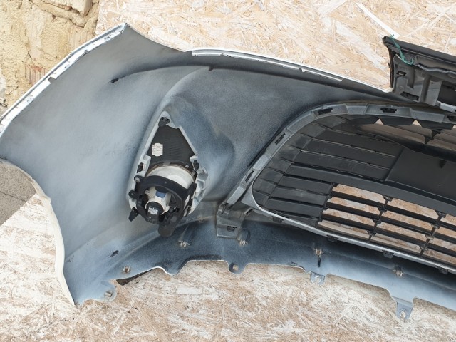 512591 Toyota Yaris 2015, Ködlámpás Első Lökhárító, 521190D660.