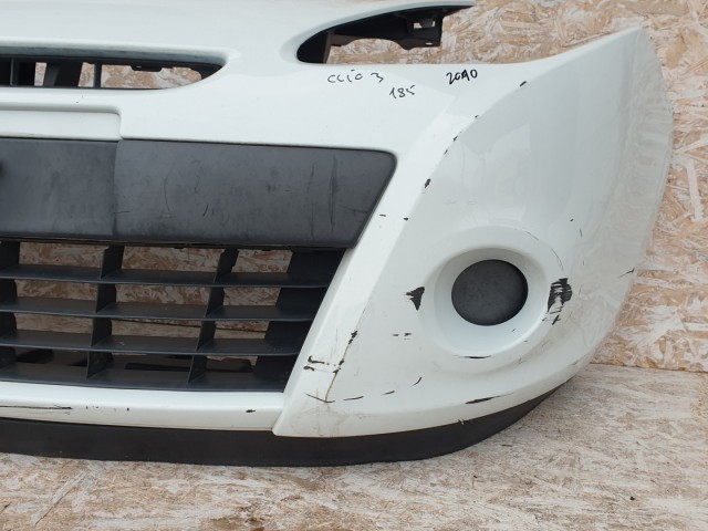 512596 Renault Clio 3, 2011, Első Lökhárító, 185 ös, 8200799930.