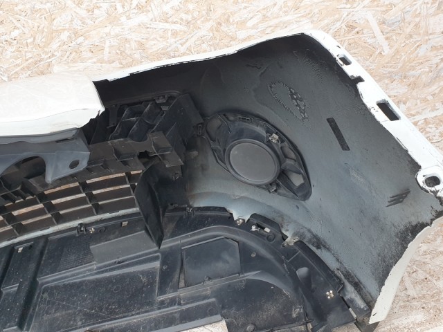 512596 Renault Clio 3, 2011, Első Lökhárító, 185 ös, 8200799930.