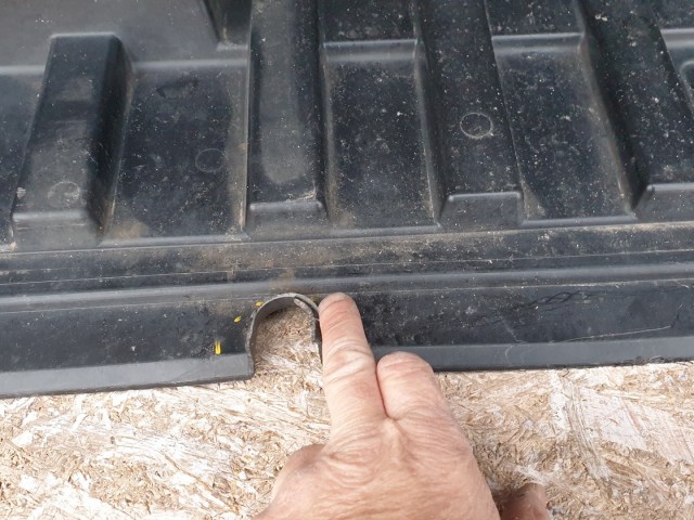 512596 Renault Clio 3, 2011, Első Lökhárító, 185 ös, 8200799930.