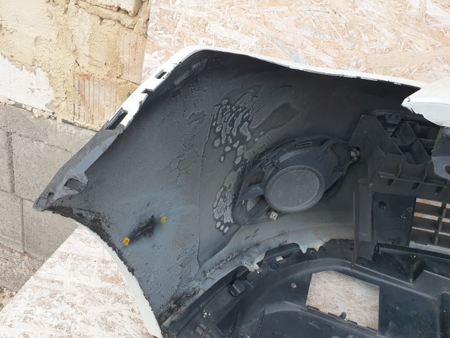 512596 Renault Clio 3, 2011, Első Lökhárító, 185 ös, 8200799930.