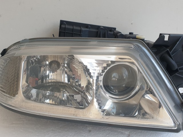 512597 Alfa Romeo 166, 2001, Jobb Első Xenon Lámpa, Fényszóró. 60955910.