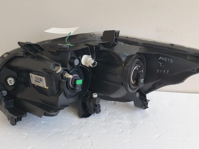 512600 Toyota Auris 2012, Jobb Projektoros Lámpa, Fényszóró. 81110-02A90.