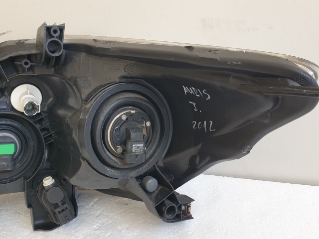 512600 Toyota Auris 2012, Jobb Projektoros Lámpa, Fényszóró. 81110-02A90.