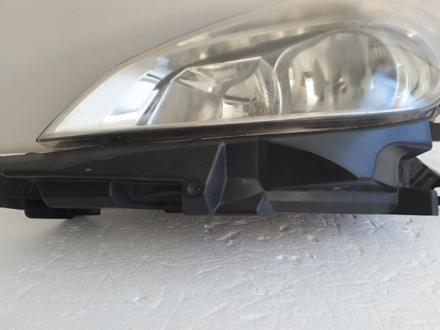 512611 Renault Clio 3, 2007, Bal Első Lámpa, Fényszóró. 8200459824.