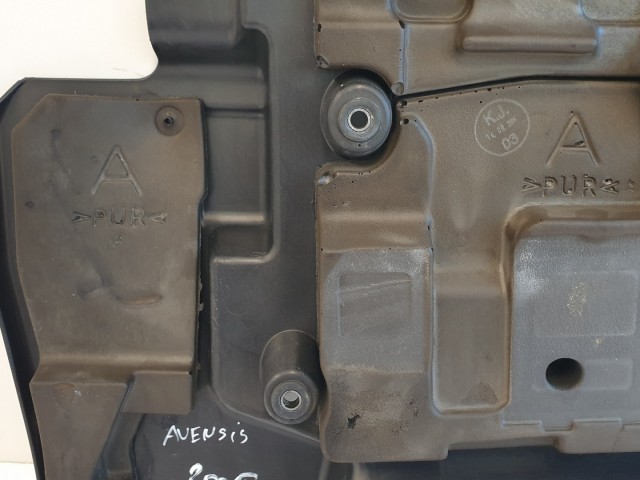 512614 Toyota Avensis 2005, Diesel, Felső Motorburkolat.