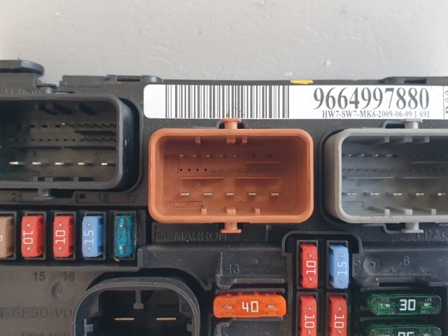 512456 Peugeot 207, 2009, Biztosítéktábla, Bsm 00, R09. Valeo. 9664997880.