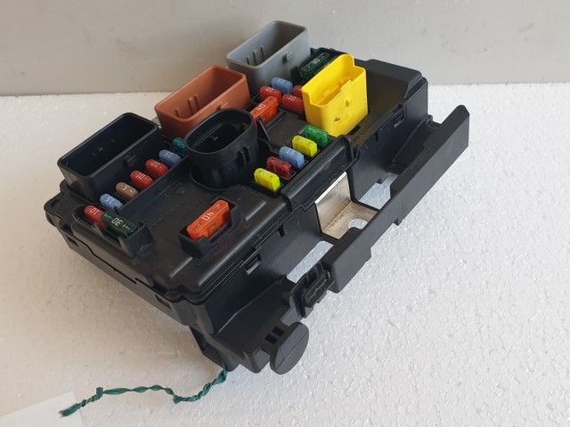 512456 Peugeot 207, 2009, Biztosítéktábla, Bsm 00, R09. Valeo. 9664997880.