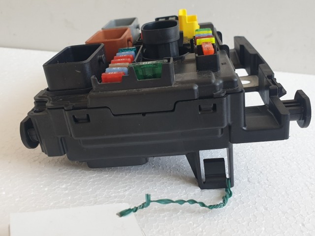 512456 Peugeot 207, 2009, Biztosítéktábla, Bsm 00, R09. Valeo. 9664997880.