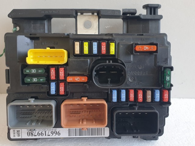 512458 Peugeot 207, Biztosítéktábla, 9667199780, R09, Bsm 00. Valeo.