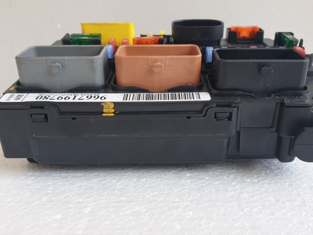 512458 Peugeot 207, Biztosítéktábla, 9667199780, R09, Bsm 00. Valeo.