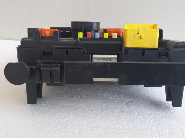 512458 Peugeot 207, Biztosítéktábla, 9667199780, R09, Bsm 00. Valeo.