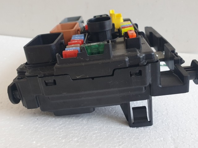 512458 Peugeot 207, Biztosítéktábla, 9667199780, R09, Bsm 00. Valeo.