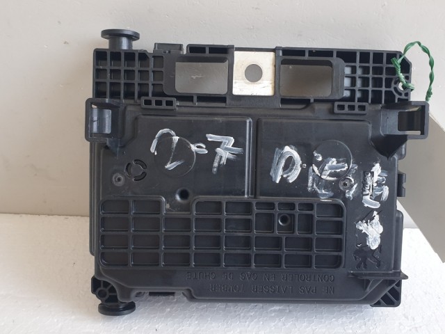 512458 Peugeot 207, Biztosítéktábla, 9667199780, R09, Bsm 00. Valeo.