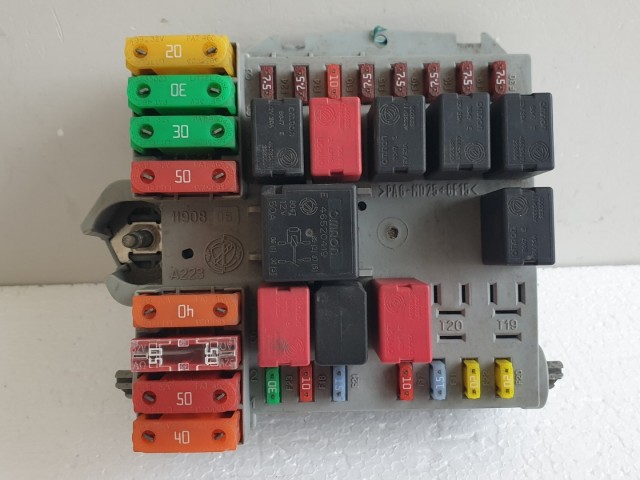 512461 Fiat Bravo 2, 2007, Külső Biztosítéktábla, 51775688.