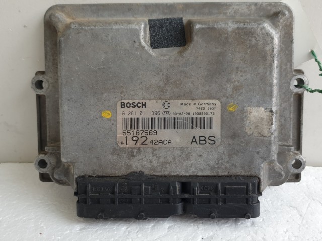 512338 Fiat Stilo 1.9 Jtd, Motorvezérlő, 55187569, 0281011396. Ecu.