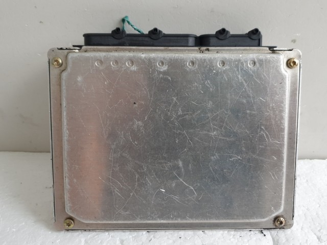 512350 Audi A4 1.8 Turbó, Motorvezérlő, 8D0907558D, 0261204778, Ecu.