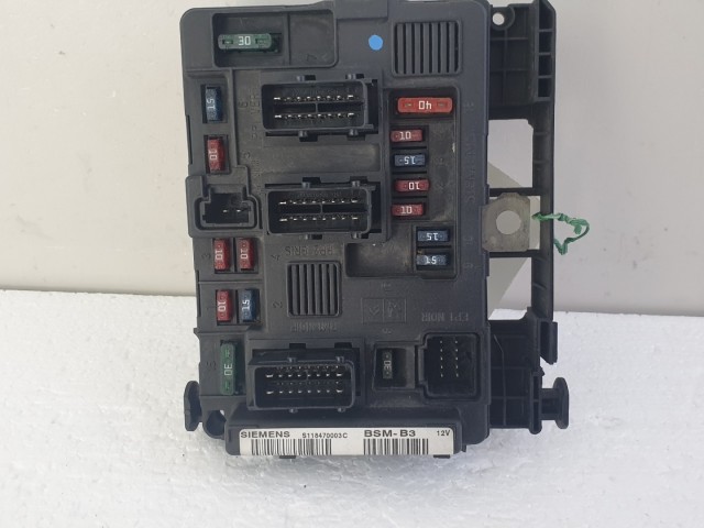 512530 Peugeot 206, Külső Biztosítéktábla, 9643498880, BSM B3, Siemens.