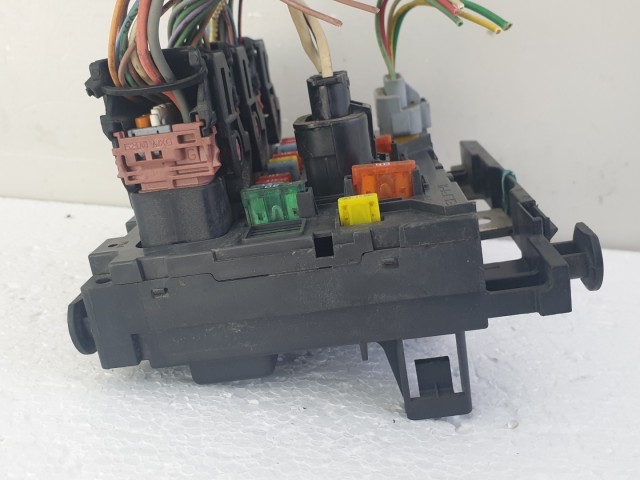 512534 Citroen C4 Picasso, Biztosítéktábla, 9664055680, BSM L08. Delphi.