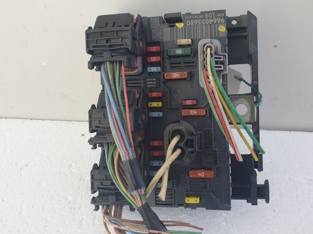 512534 Citroen C4 Picasso, Biztosítéktábla, 9664055680, BSM L08. Delphi.