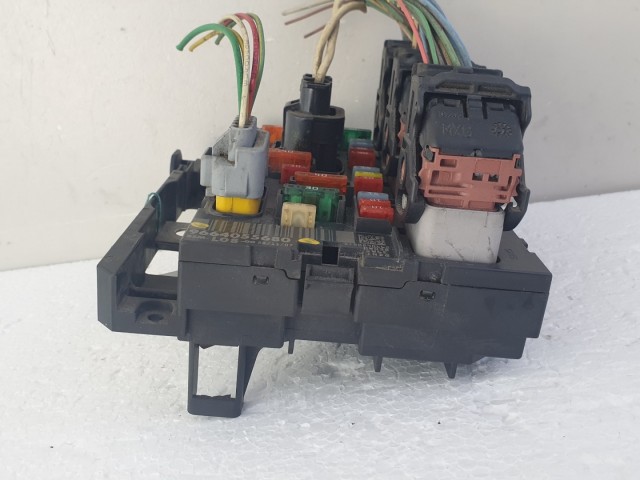 512534 Citroen C4 Picasso, Biztosítéktábla, 9664055680, BSM L08. Delphi.