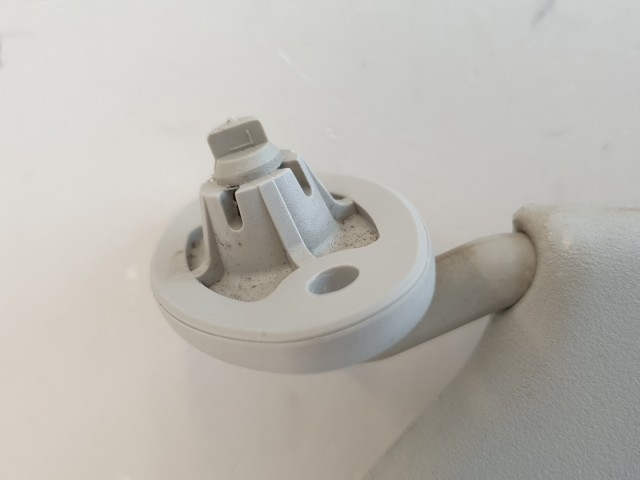 512557 Suzuki Ignis,  2006,  Bal Napellenző.