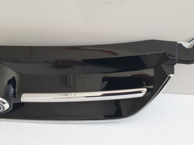 512560 Ford C-Max 2012, Hűtőrács, Díszrács,  AM51-R8200-B.