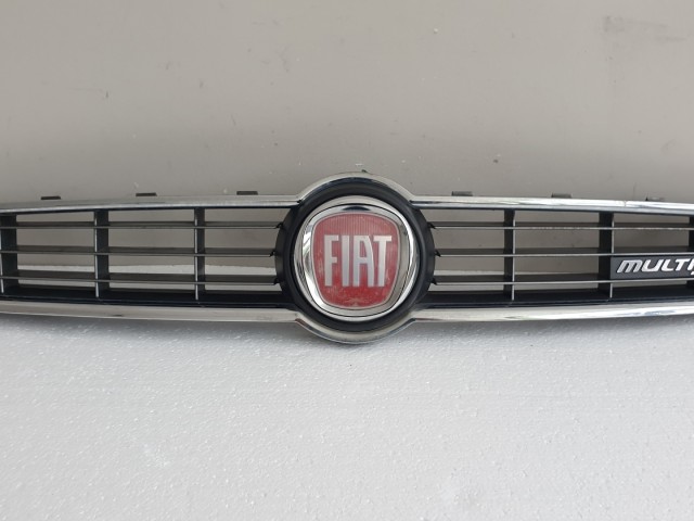 512562 Fiat Bravo 2, 2007, Hűtőrács, Díszrács, 735414652. Hűtőmaszk.