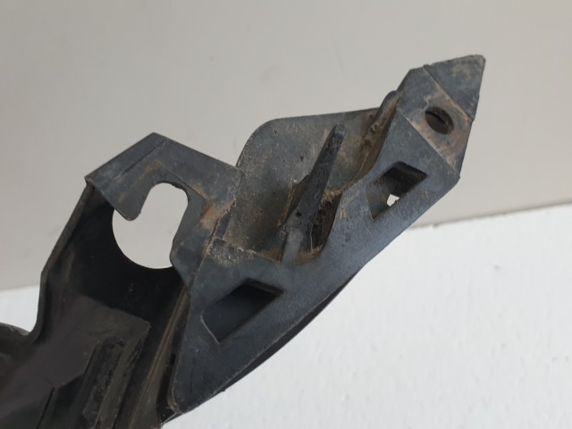 512563 Bmw 1 es, 2006, Bal Első Fényszóró Tartó, 7120823.