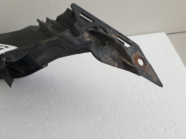 512564 Bmw 1 es, 2006, Jobb Első Fényszóró Tartó, 7120824.