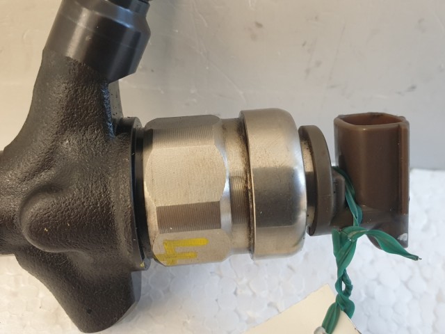 512622 Toyota Avensis 2.0.  Porlasztó, Injektor, 23670-0R030, Denso.