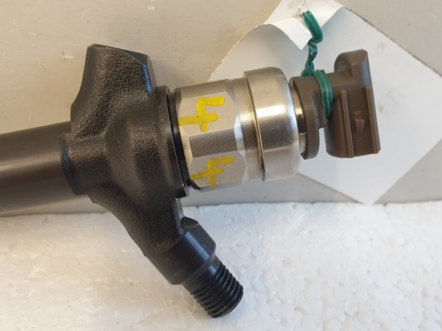 512622 Toyota Avensis 2.0.  Porlasztó, Injektor, 23670-0R030, Denso.