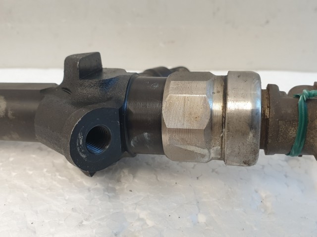 512628 Nissan Navara D40, 2008, Porlasztó, Injektor, 16600-EB300.