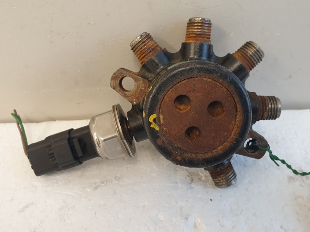 512632 Renault Scenic 2, Clio, Közös Nyomócső, Szeleppel, 93077511A.