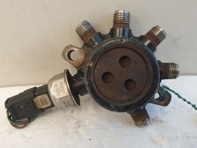 512633 Renault Scenic 2, Clio, Közös Nyomócső, Szeleppel, 93077507A