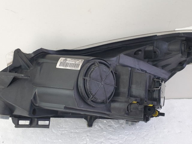 512644  Opel Corsa D, 2006, Jobb Első Fényszóró, Lámpa, 13186382.