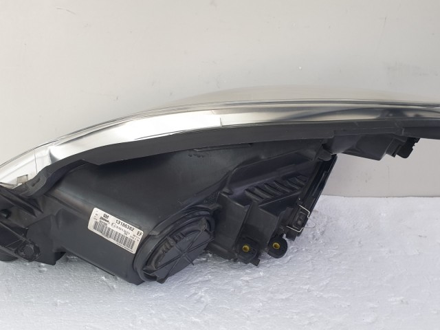 512644  Opel Corsa D, 2006, Jobb Első Fényszóró, Lámpa, 13186382.