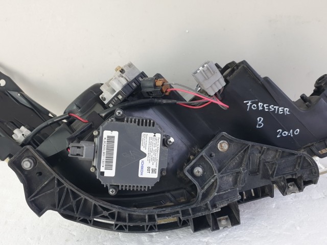 512645 Subaru Forester 2010, Bal Xenon Fényszóró, Lámpa, 1826.