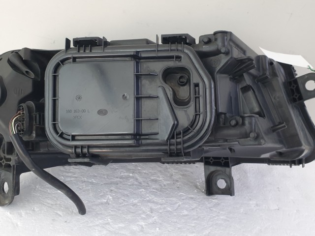 512646 Audi A6 C6, 2007, Bal Első Fényszóró, Lámpa, 4F0941003.