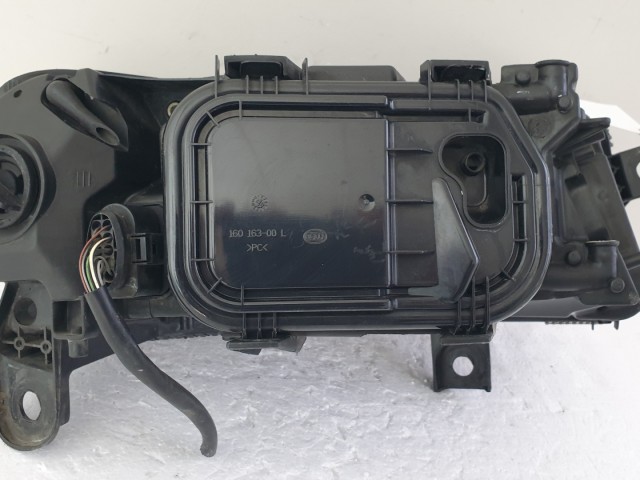 512646 Audi A6 C6, 2007, Bal Első Fényszóró, Lámpa, 4F0941003.