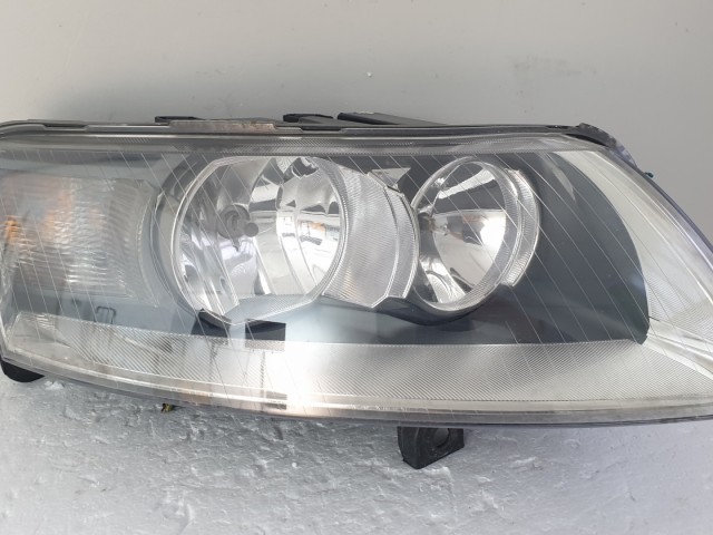 512647 Audi A6 C6, 2007, Jobb Első Fényszóró, Lámpa, 4F0941004.